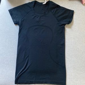 Lululemon swiftly tech short sleeve